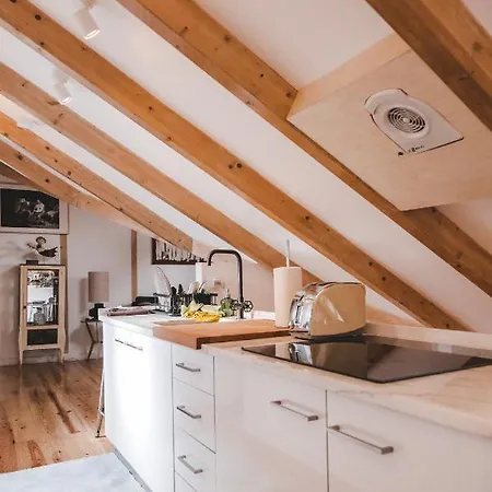 Daire Downtown Fashion *