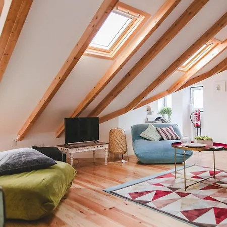 Daire Downtown Fashion